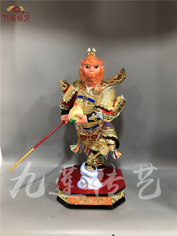 香樟木古典漆线雕齐天大圣