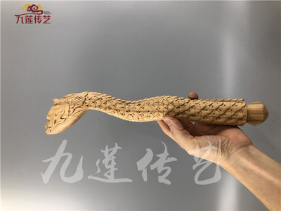 龙头法鞭香樟木古典锦雕木雕