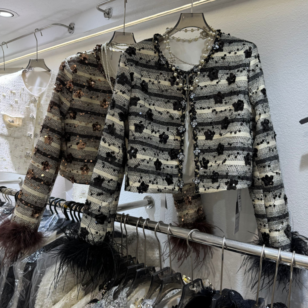 重工钉珠亮片黑白真毛短外套