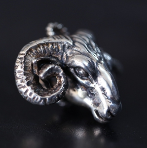 新款羊头吊坠 撒旦 纯手工雕刻银吊坠 铁头的店