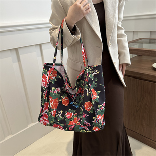 东北大花学生花布包斜挎大容量托特包通勤印花手提包轻便简约