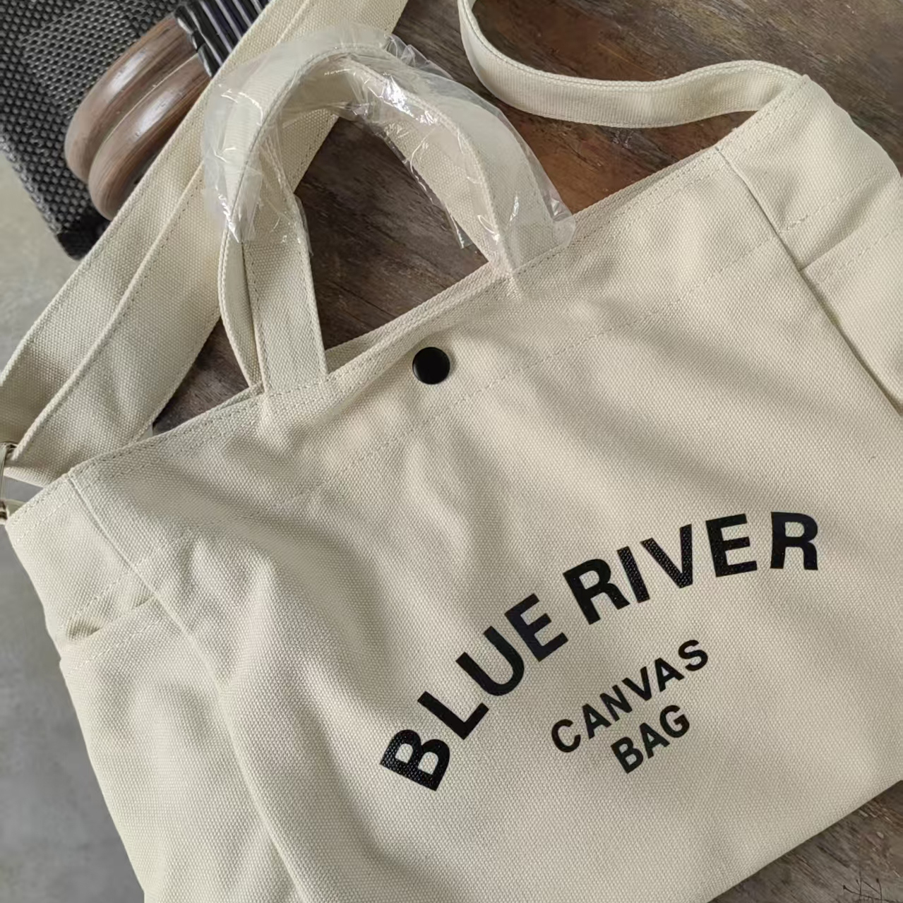 2025年新款小狗狗图案邮差包