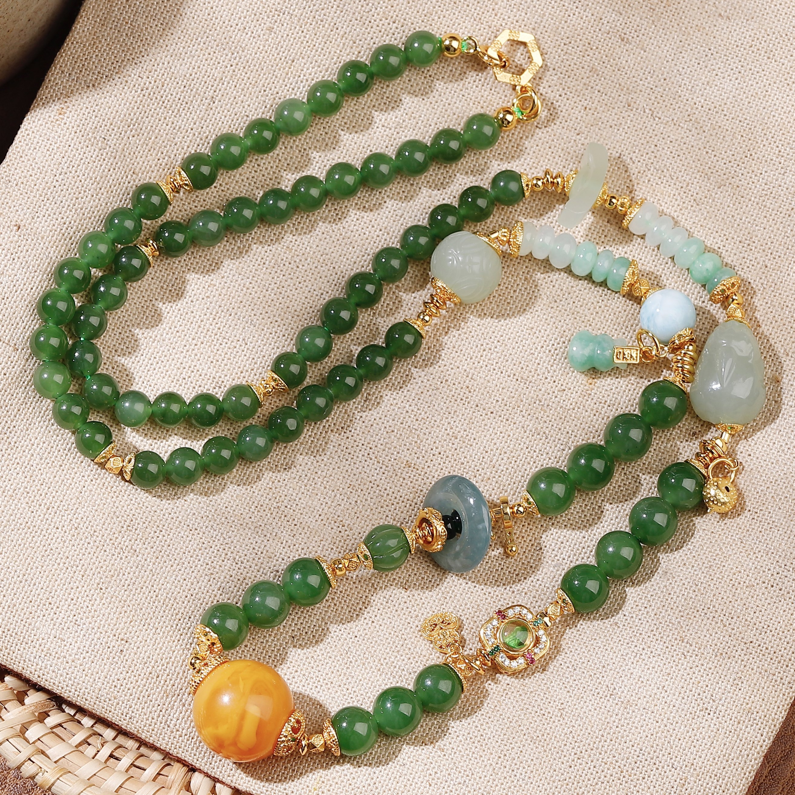 天然无黑点和田碧玉圆珠项链女海纹石翡翠葫芦黄水晶俄料蜜蜡吊坠