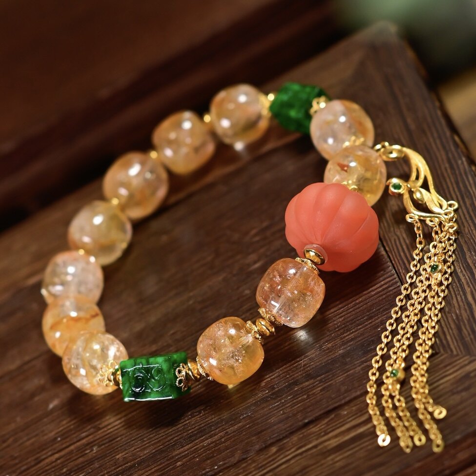 天然黄胶花手链A货辣绿雕花翡翠方珠保山南红南瓜珠银饰流苏手串