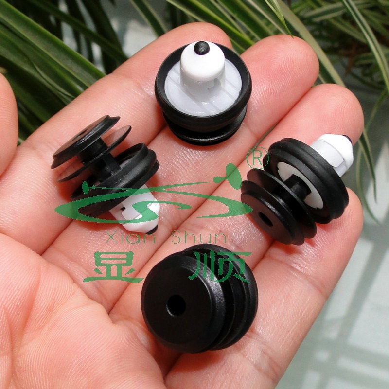 宝马X55系525528530540门板卡扣