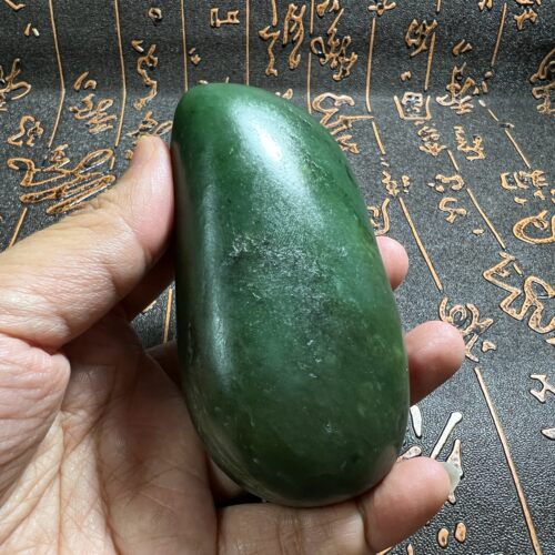 203g和田碧玉籽料原石手把件顺手一把抓油润无修菠菜绿天然碧玉