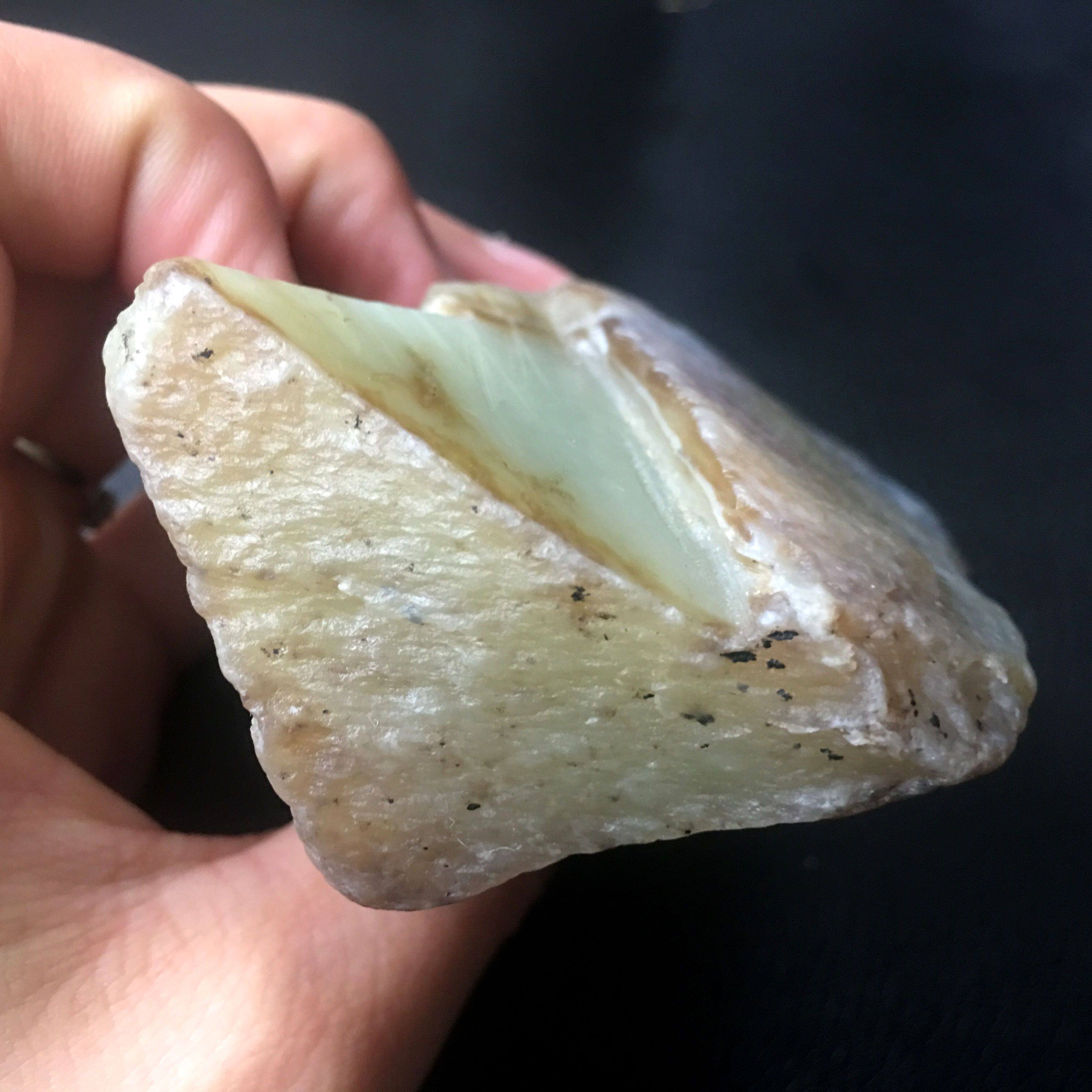 358g新疆和田且末糖白玉山料原石 糖白玉高密度山料料牌子料