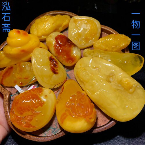 1A580 天然蜜蜡吊坠一物一图鸡油黄妖花古董蜡葫芦鱼牌梳子 编绳