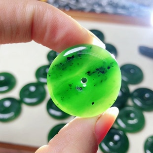 工厂价 天然俄罗斯碧玉平安扣乌兰海老料约24mm