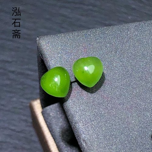 天然和田玉碧玉爱心耳钉苹果绿辣绿s925银耳饰女简约