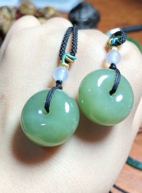 A 272天然和田玉吊坠平安扣面包扣约20x11mm