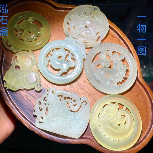 1A855 天然岫玉雕刻吊坠葡萄绿一物一图清货青提色岫岩玉貔貅如意