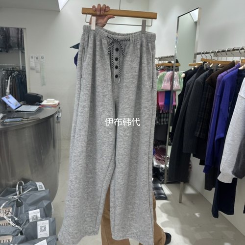 松紧腰纽扣宽松大口袋直筒裤