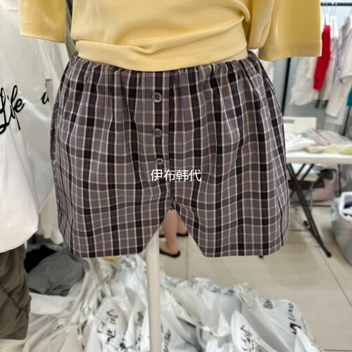 松紧腰纽扣格子休闲短裤女