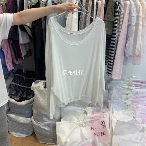 大圆领薄款休闲纯色宽松T恤