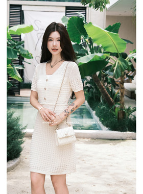 天蚕丝连衣裙女气质V领短袖镂空收腰显瘦高级感修身裙子夏季