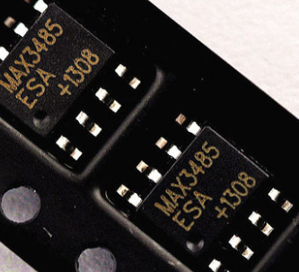 MAX3485ESA MAX3485 SOP8 电平转换芯片 驱动IC 全新