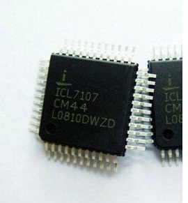 ICL7107CM44贴片模数转换器