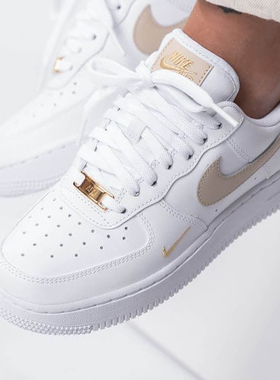Nike Air Force 1 '07 Essential 迷你钩低帮板鞋 白金CZ0270-105