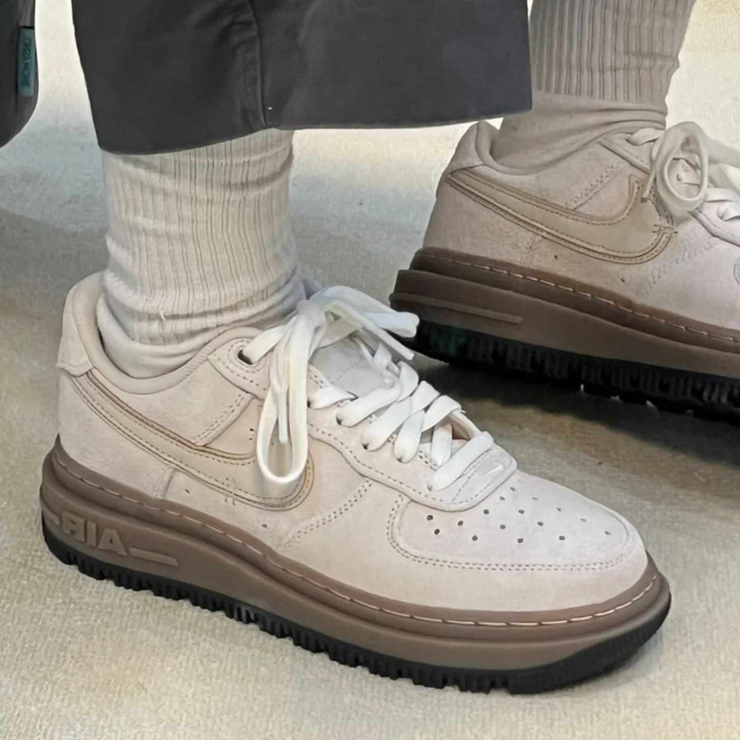 NikeAirForce1LUXE低帮板鞋