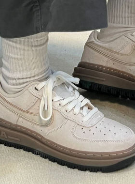 Nike Air Force 1 LUXE 舒适低帮板鞋 男女同款 米色 HV2531-100