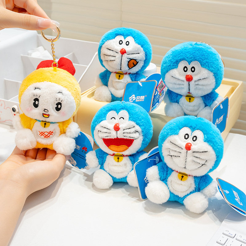 正版哆啦 A 梦毛绒小挂件 机器猫汽车钥匙扣 儿童包包挂饰玩偶女