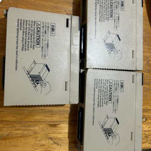 议价CS1W-SCU31-V1有一个有小破损 实物图拍摄 功能包