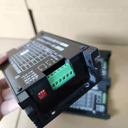 议价创伟步进驱动器，型号CW250，一起3台，标价单价，功能包好