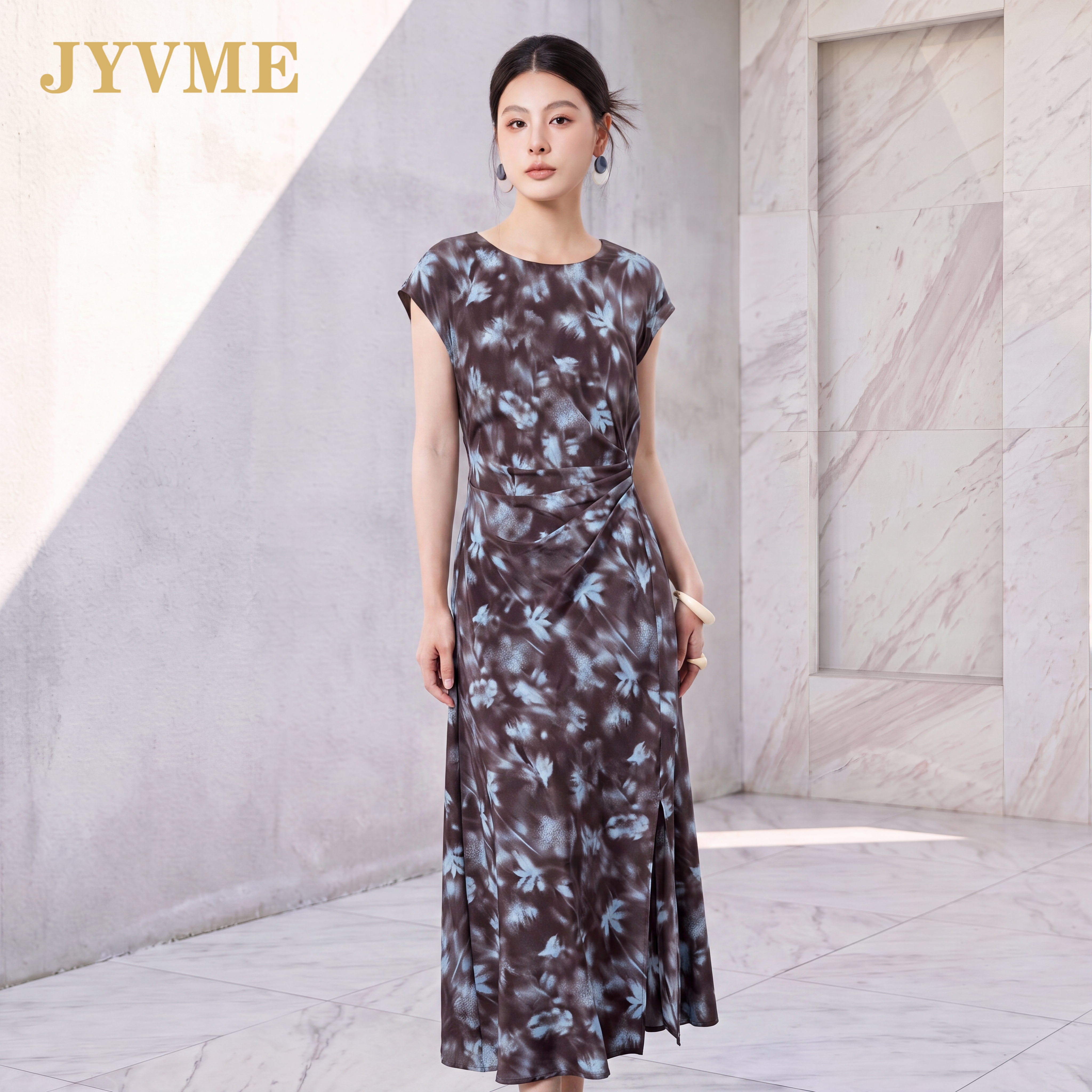 JyVme轻奢2026新款印花桑蚕丝连衣裙女圆领无袖夏季裙子中长款
