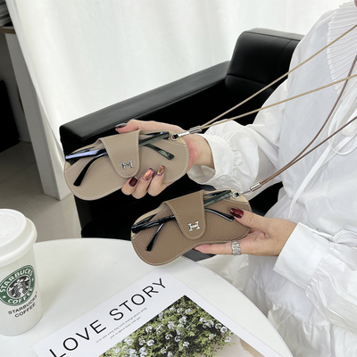 真皮挂脖眼镜包墨镜收纳袋女新品