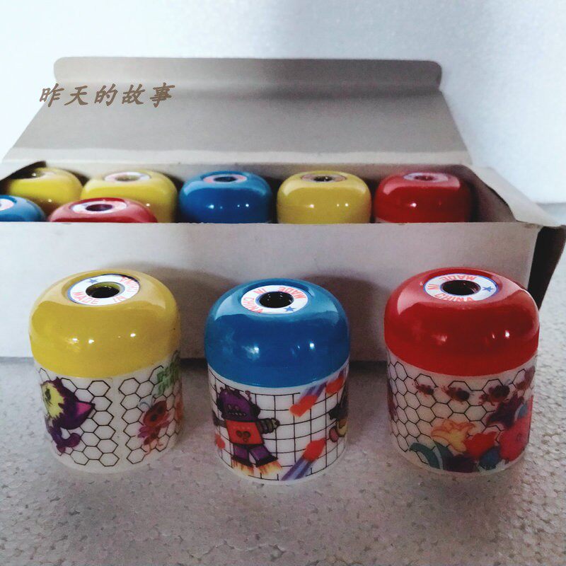 향수를 불러일으키는 오래된 재고 90년대 DAPENG 브랜드 연필깎이 실린더