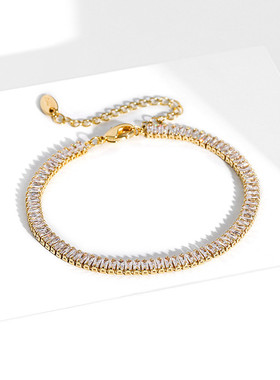 简约璀璨耀眼合成水晶潮流大气手