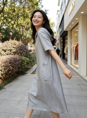 灰色连帽短袖真丝连衣裙女2026春夏新款慵懒宽松显瘦休闲长裙A35