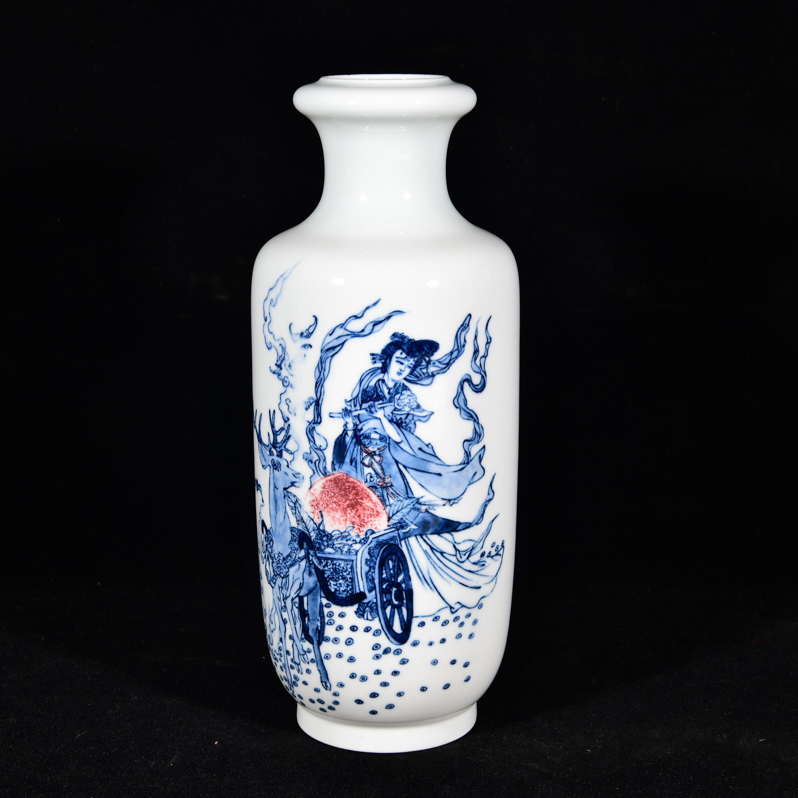 清同治年制青花釉里红瓶