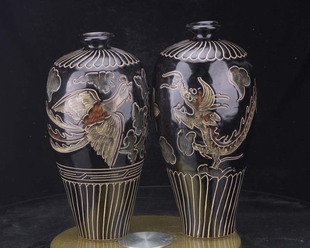 唐磁州窑鲁山窑变花釉龙凤纹梅瓶