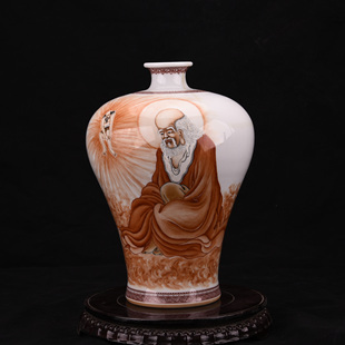 民国剑城长湖主人王步绘粉彩矾红罗汉佛光普照纹梅瓶