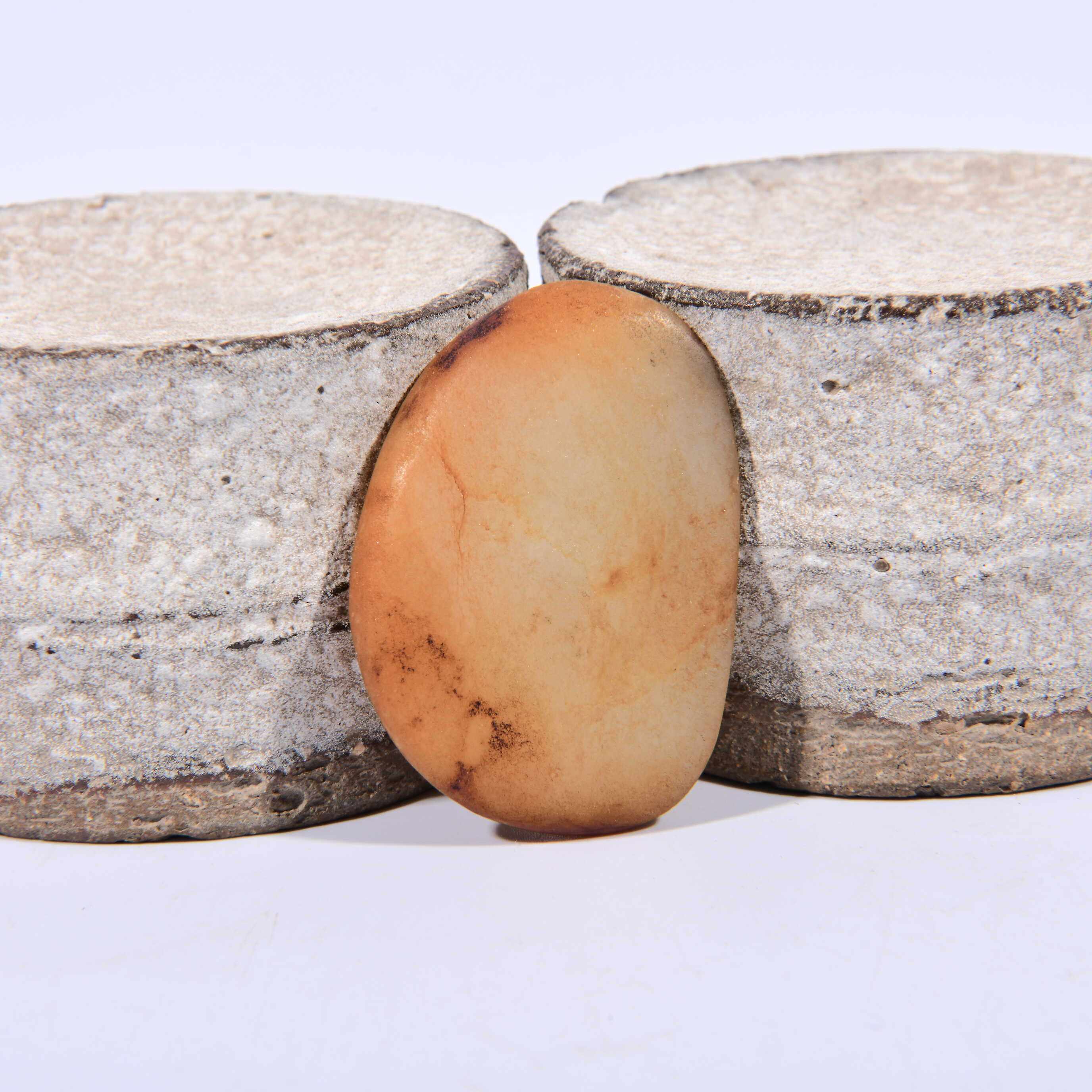 红沁和田玉籽料原石