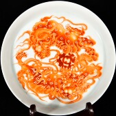 大清雍正朗吟阁宝督窑官唐英隽公款 矾红狮子滚绣球纹茶盘笔洗