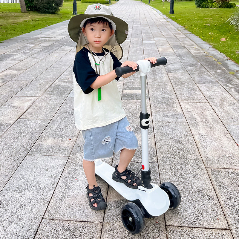 儿童出行电动滑板车宝宝景区旅游代步车小孩三轮踏板车轻便小型潮