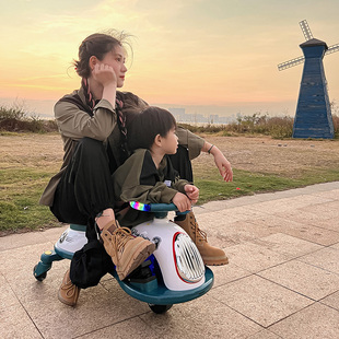 宝宝电动扭扭车漂移车儿童电动车三轮车溜溜车音乐灯光故事蓝牙潮