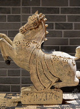 酒柜电视柜卧室房间室内家居饰品创意风水招财树脂摆件设马踏青云