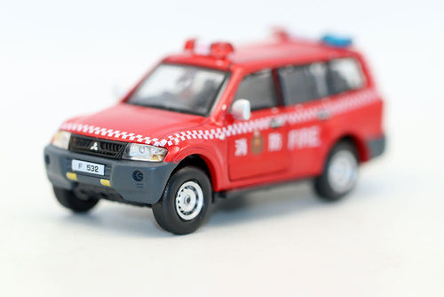TINY 106微影1 64 Pajero 2003三菱帕杰罗消防吉普车模型合金玩具