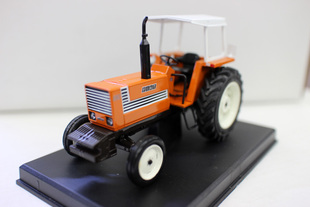 1/32合金农机 FIAT 880 菲亚特拖拉机老式农用车模型精品摆件
