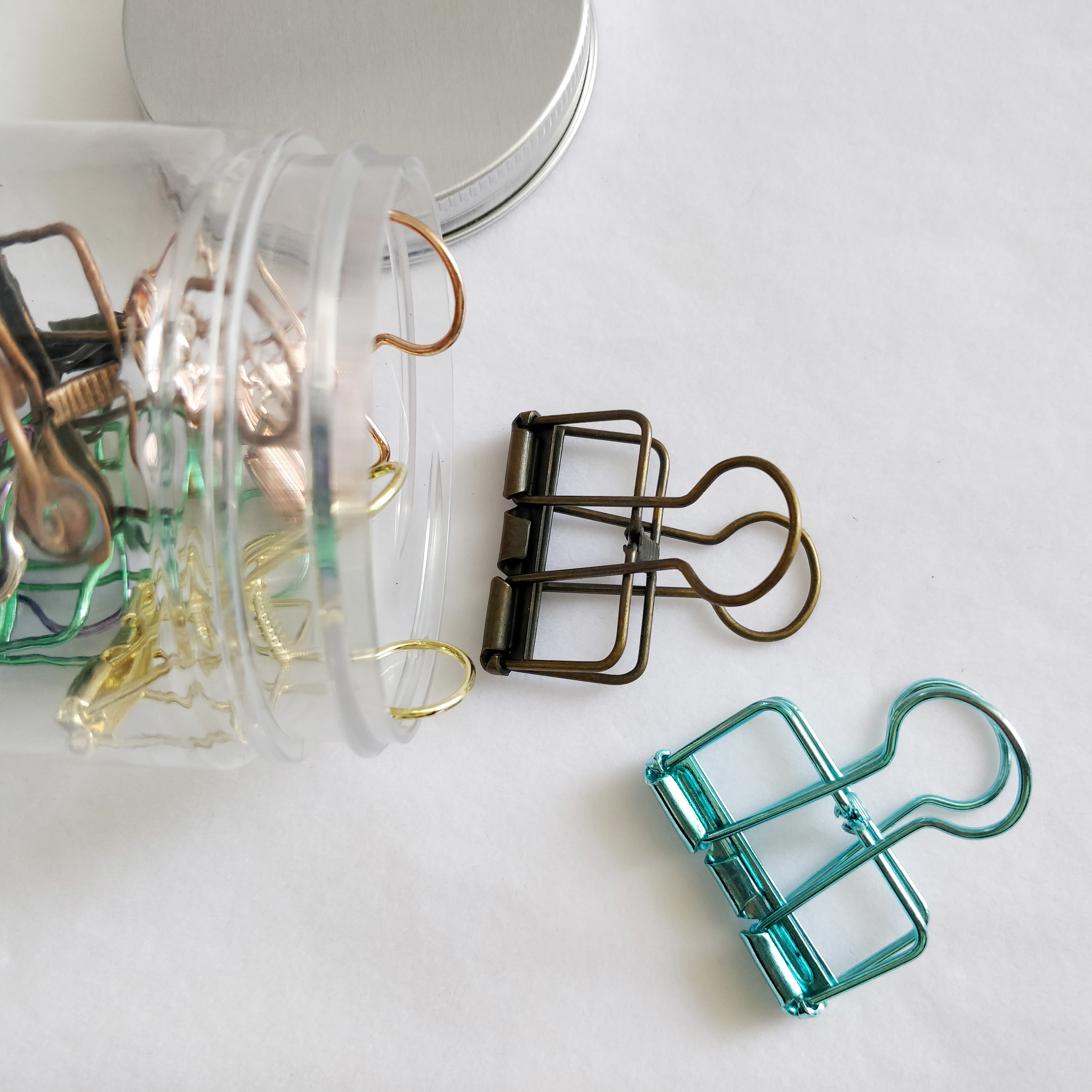 간단한 금속 중공 긴 꼬리 클립 학생 폴더 손 계정 귀여운 다채로운 사무실 문서 제비 꼬리 클립 테스트 종이 클립