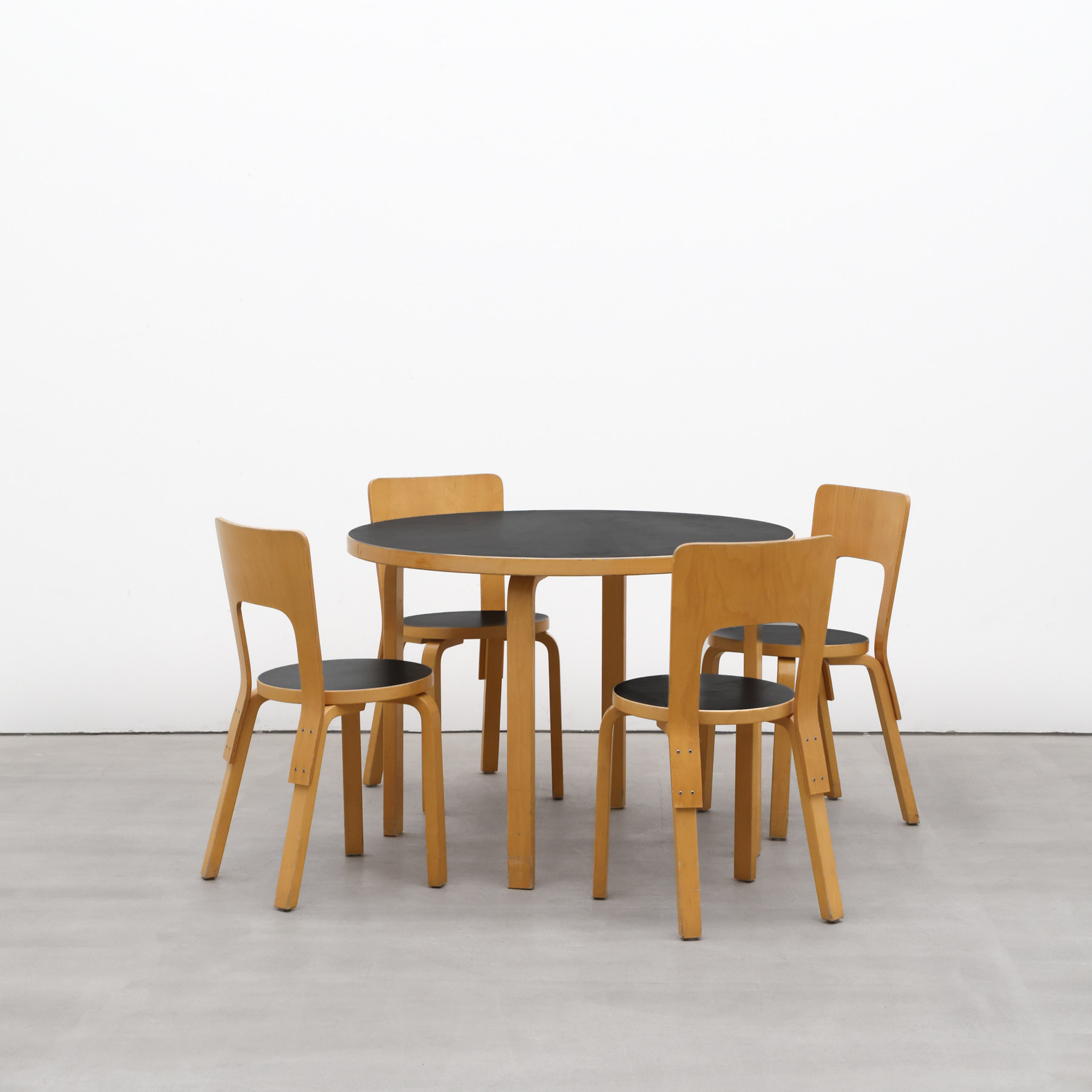 coznap 中古｜芬兰产 Alvar Aalto 设计 圆形餐桌 Artek图片