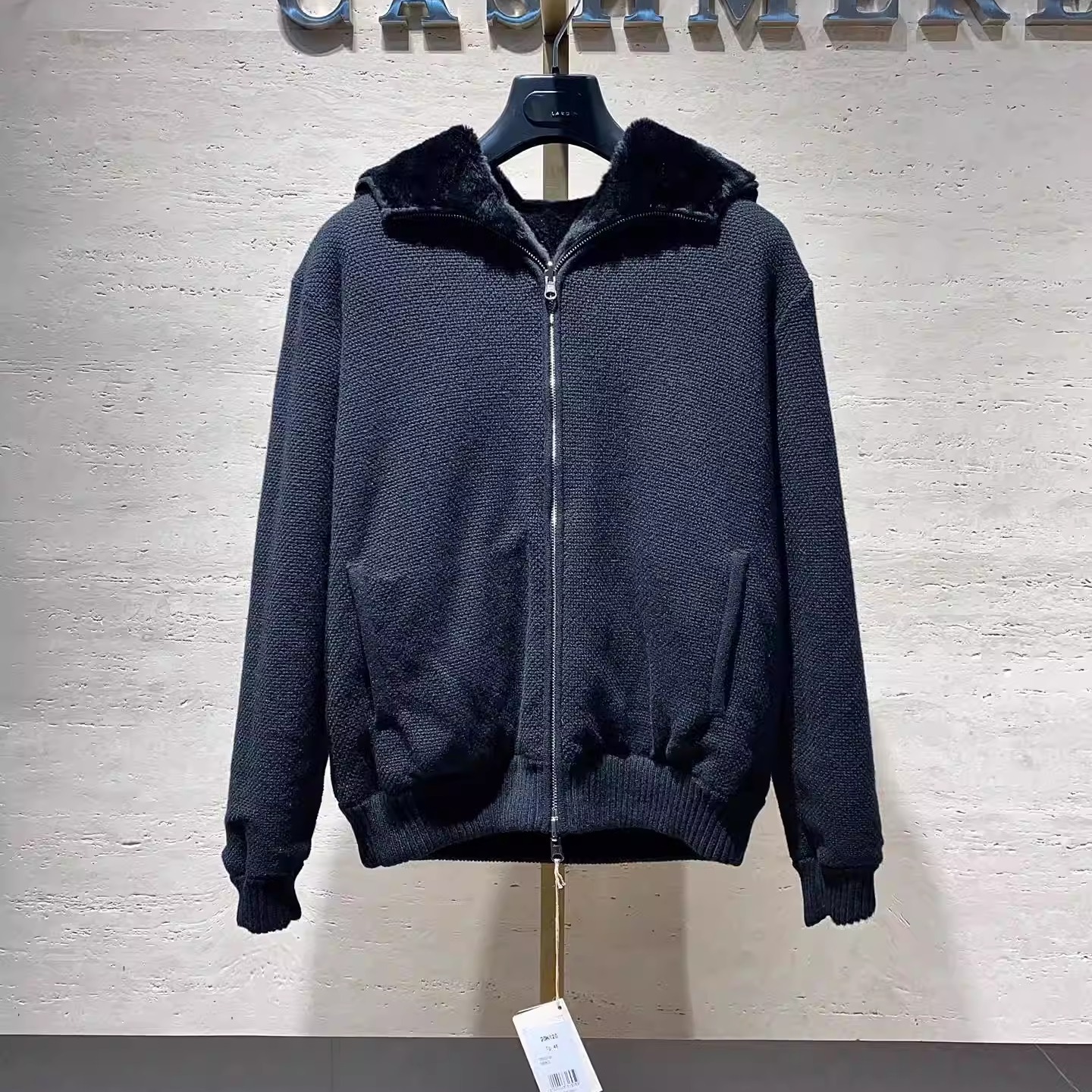 黑色内海狸毛双面连帽羊绒衫