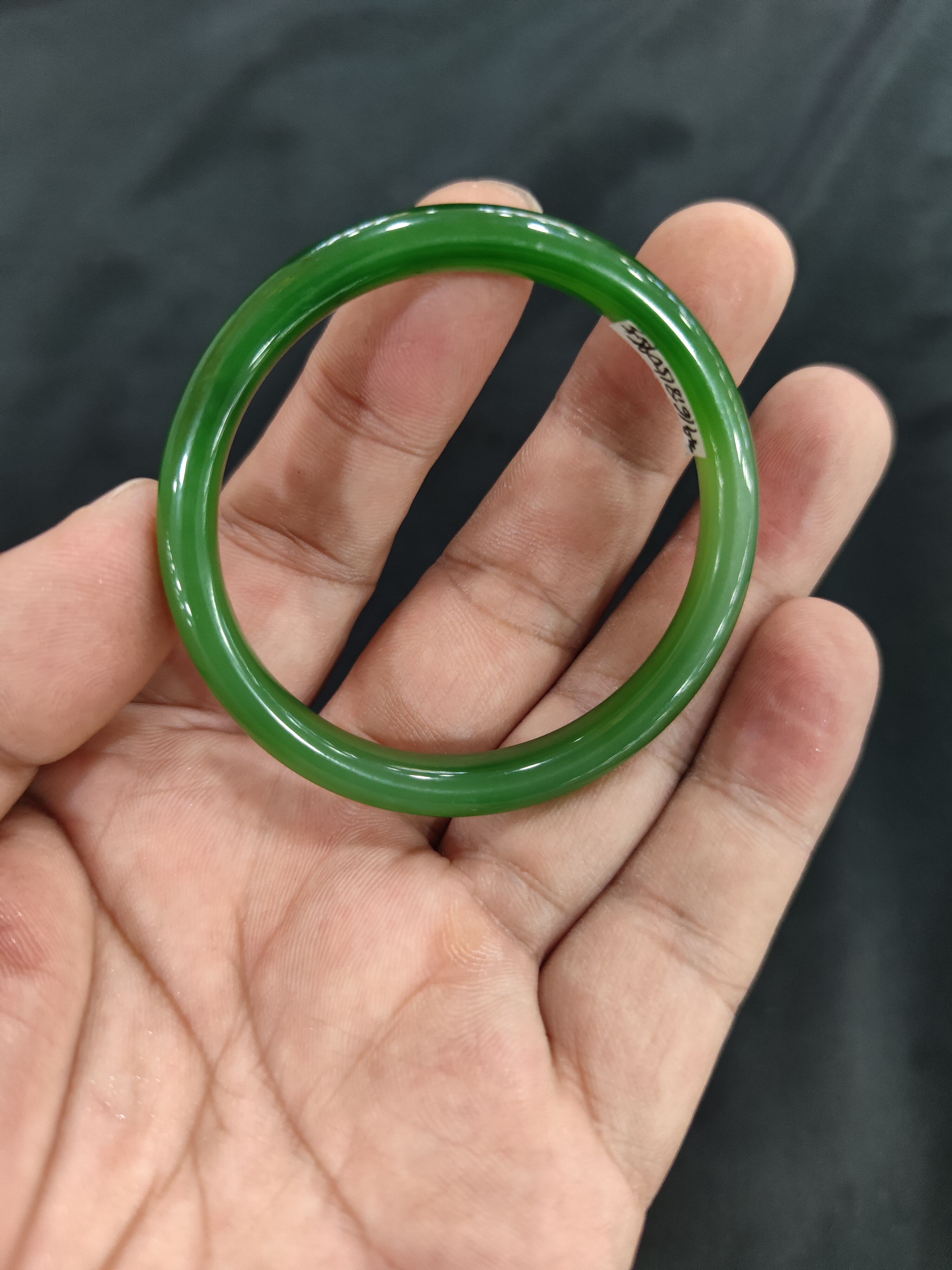和田碧玉手镯老料菠菜绿白加绿中细条手镯质地细腻49圈口