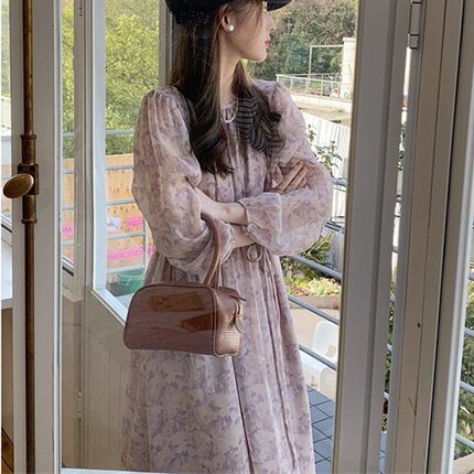 2026春季新款法式温柔风海边度假气质长裙显瘦紫色雪纺碎花连衣裙