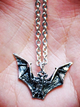 英国A牌小吸血鬼哥特蝙蝠项链
