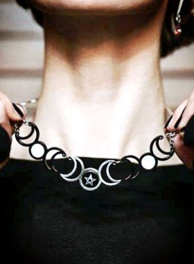 Alchemy Gothic P877 Tres Lunae五芒星哥特月亮复古三相女神项链